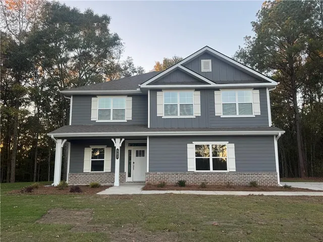 $477,370 | 502 Walnut Crk Parkway, Pendergrass, GA 30567