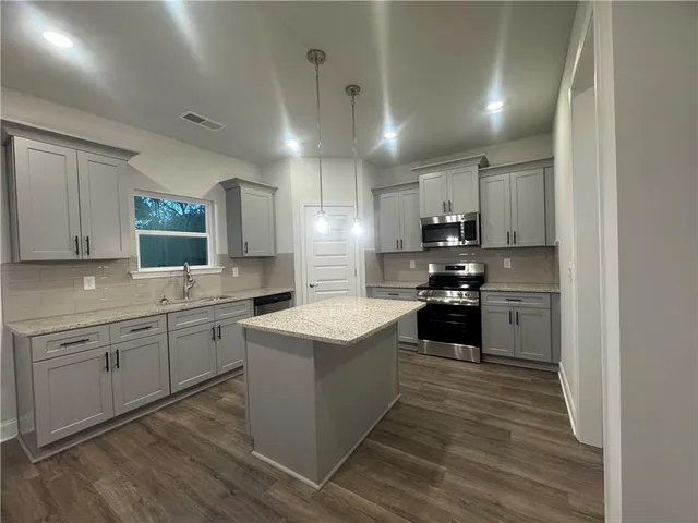 $477,370 | 502 Walnut Crk Parkway, Pendergrass, GA 30567