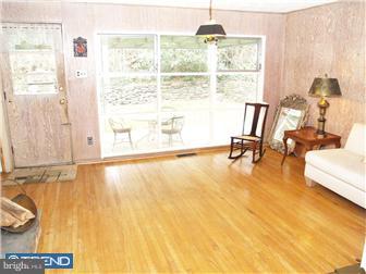 615 Manayunk Road Bala Cynwyd, PA 19004 - Photo 3 of 12 Family Room