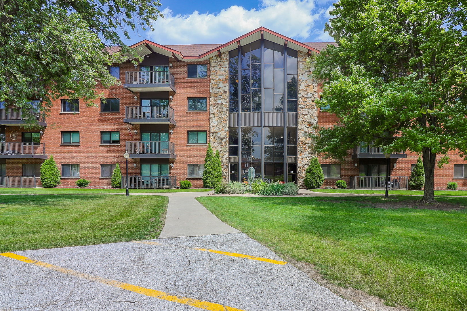 2301 183rd Street, Unit 405 Homewood, IL 60430 - Photo 1 of 14 Gallery Image 1
