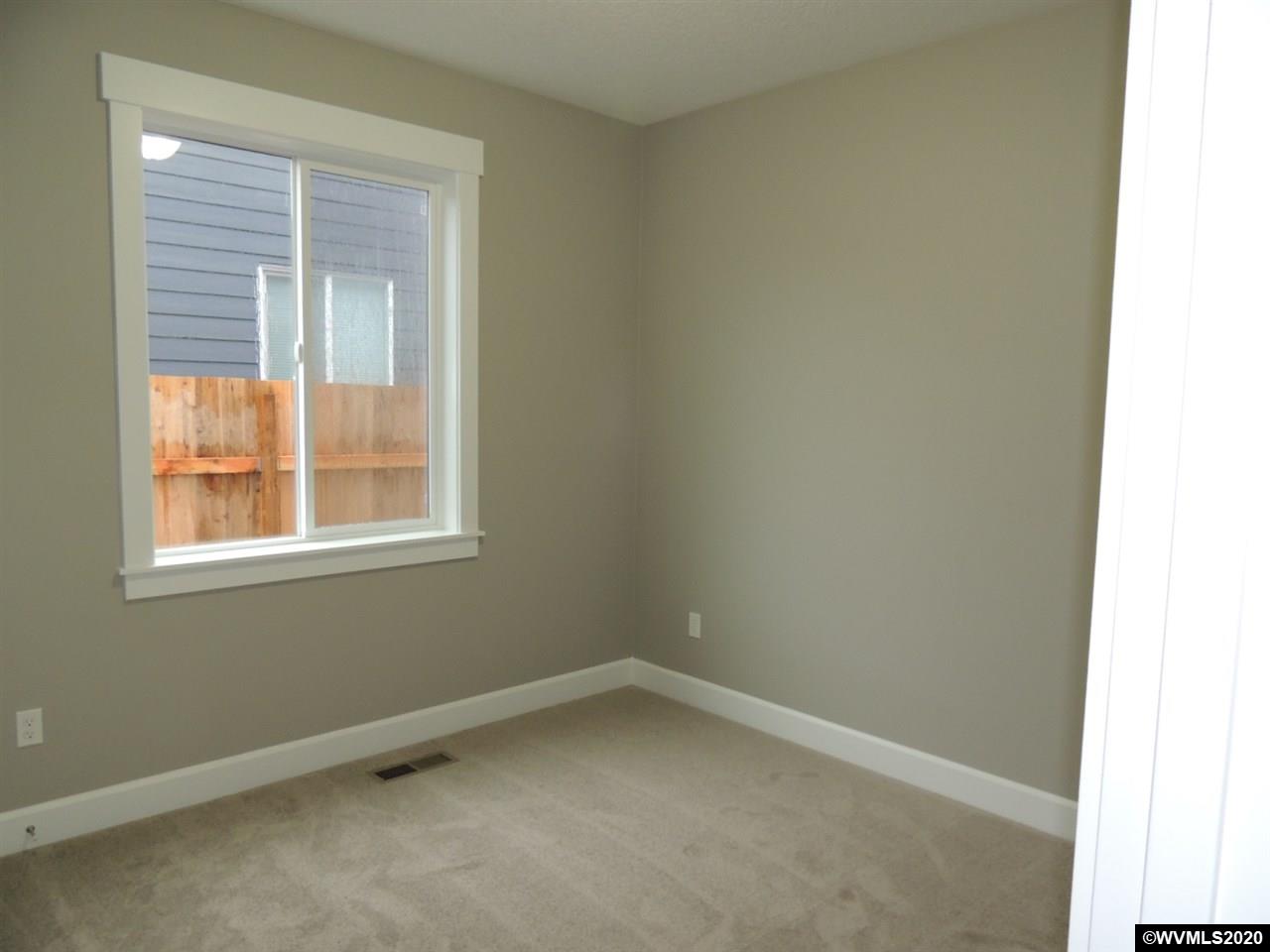 805 Riley Drive Northeast Silverton, OR 97381 - Photo 14 of 20 Gallery Image 14
