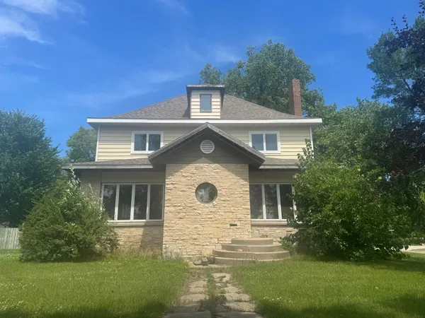 $79,000 | 121 East 7th Street, Crookston, MN 56716