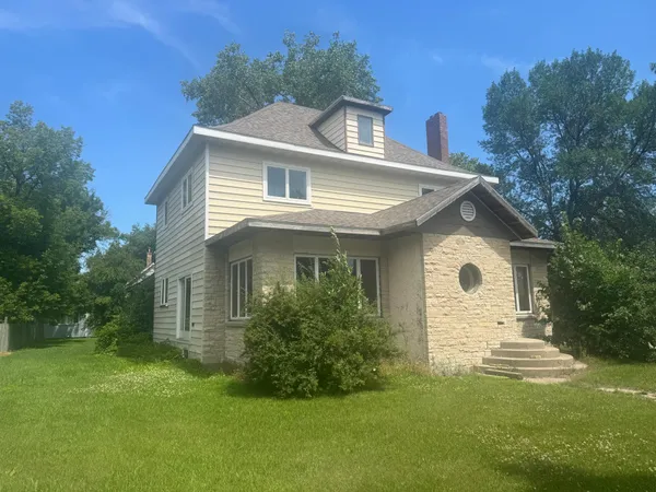 $79,000 | 121 East 7th Street, Crookston, MN 56716