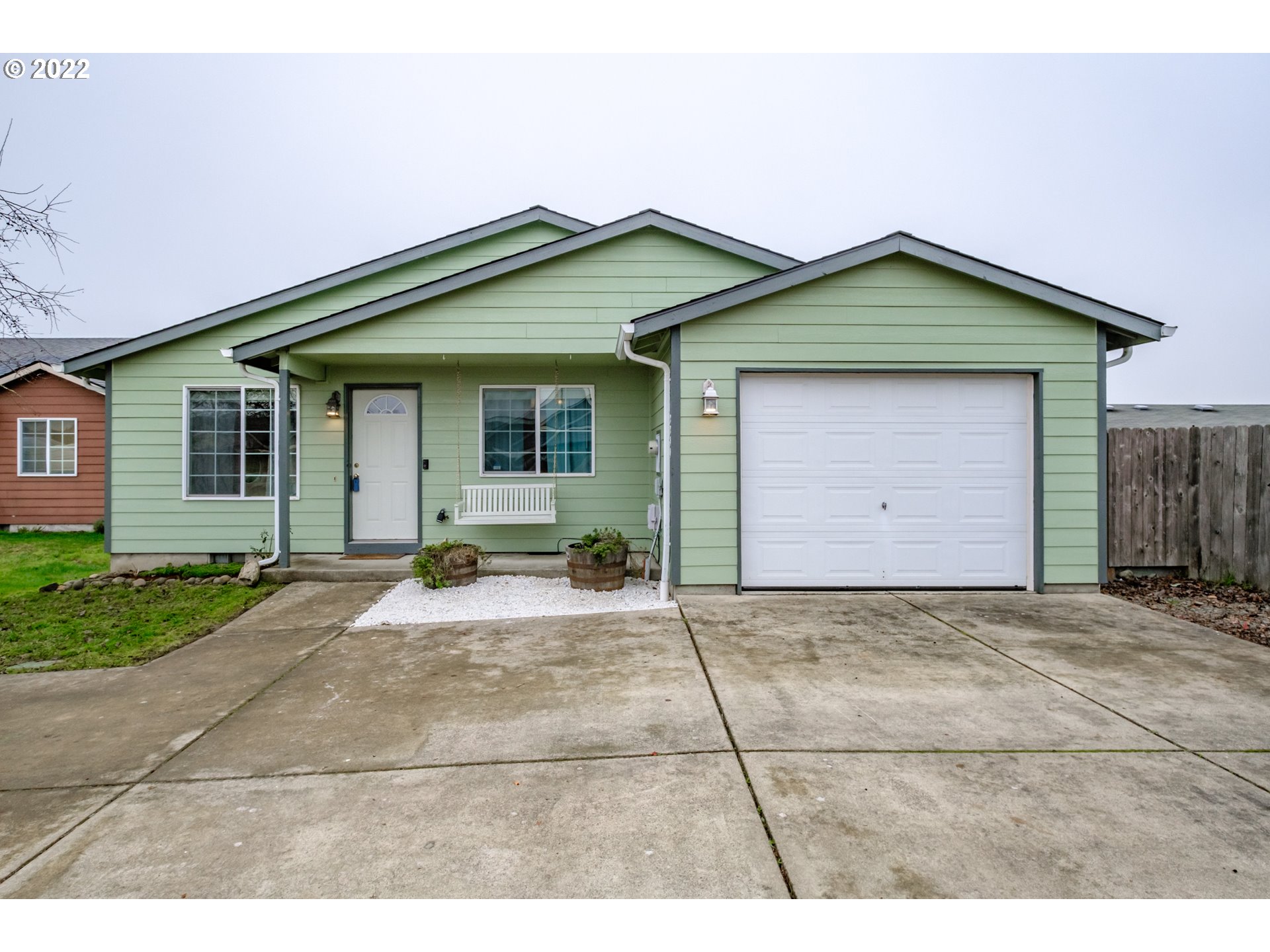 2244 Chelsea Way Lebanon, OR 97355 - Photo 1 of 32 Gallery Image 1