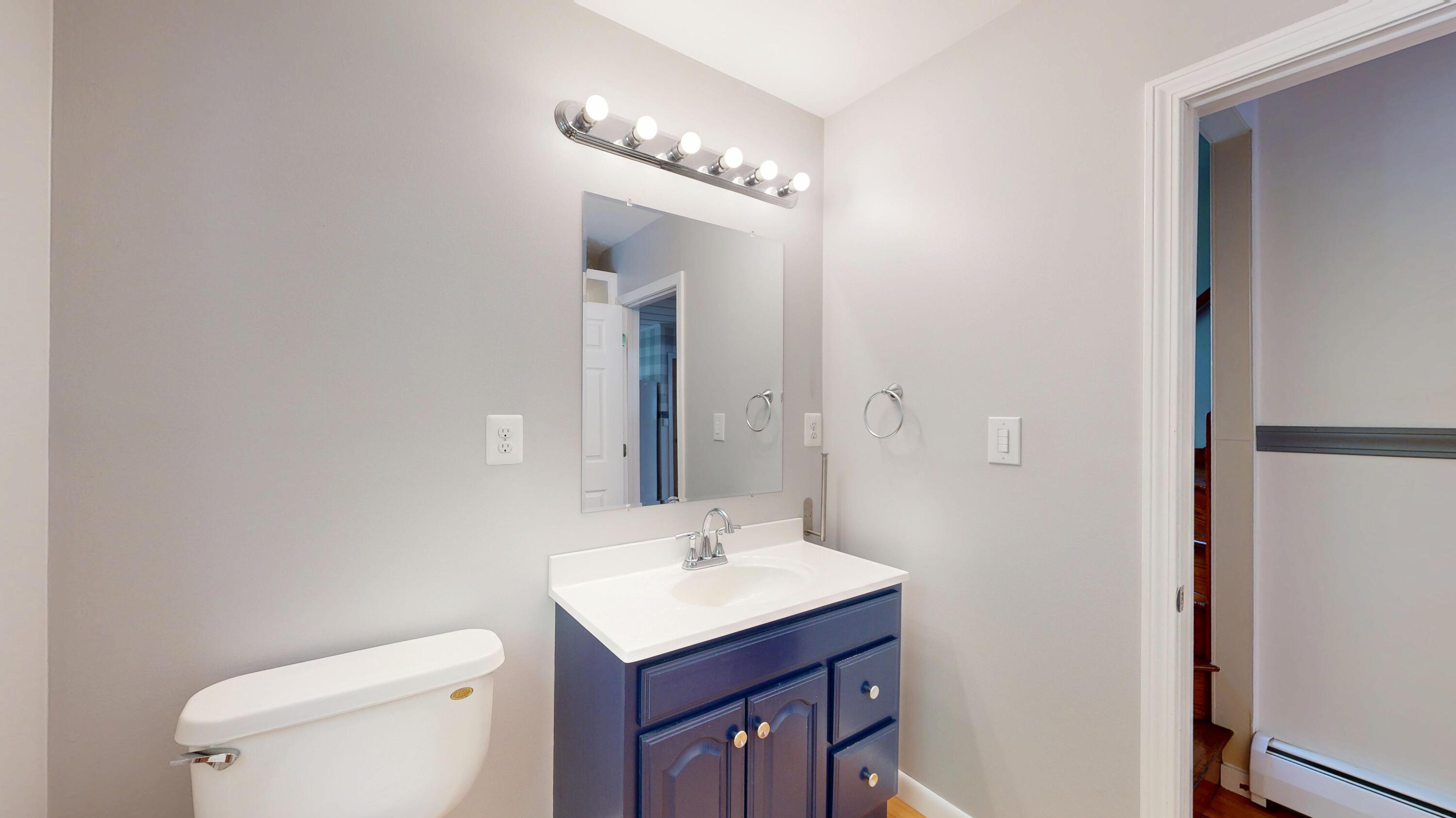 118 Riverside Drive Auburn, ME 04210 - Photo 21 of 38 Bathroom