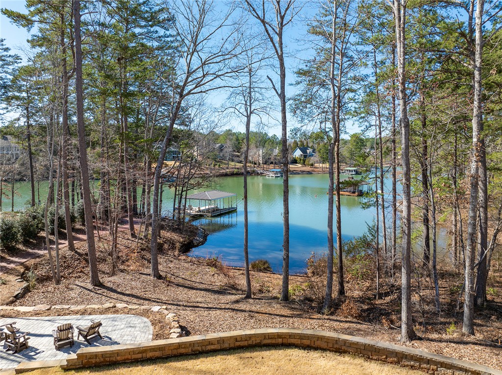 516 Pointe W Drive Seneca, SC 29672 - Photo 43 of 47 The beautifully landscaped lot enhances the proper