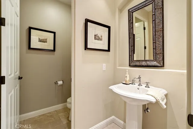 an aerial view of a house with yard swimming pool and outdoor seating