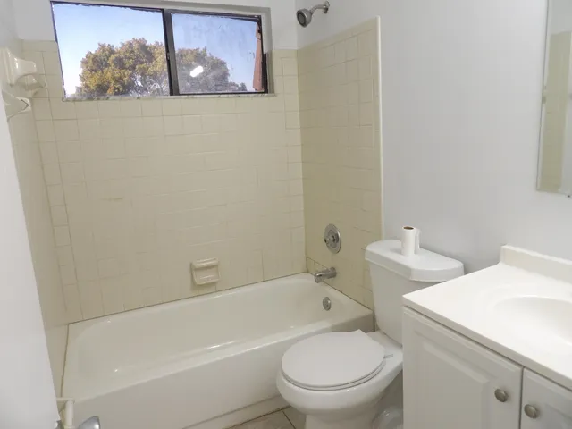 $2,200 | 4132 Palm Bay Circle, Unit C, West Palm Beach, FL 33406