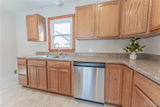 $195,000 | 221 West Miller Street, De Soto, MO 63020