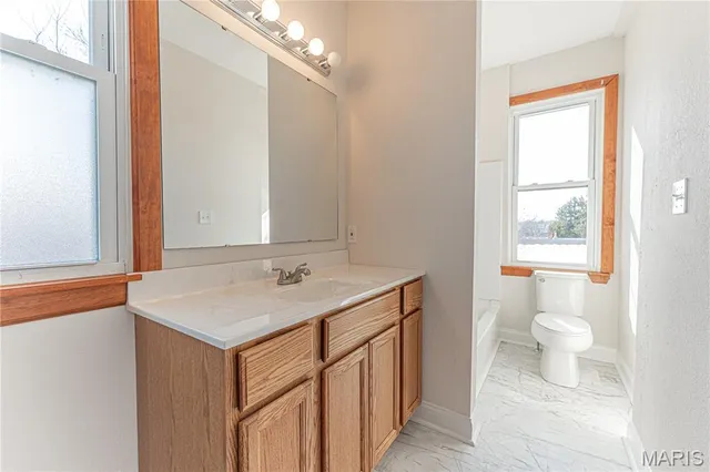 $195,000 | 221 West Miller Street, De Soto, MO 63020