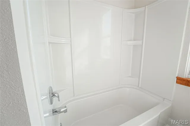 $195,000 | 221 West Miller Street, De Soto, MO 63020