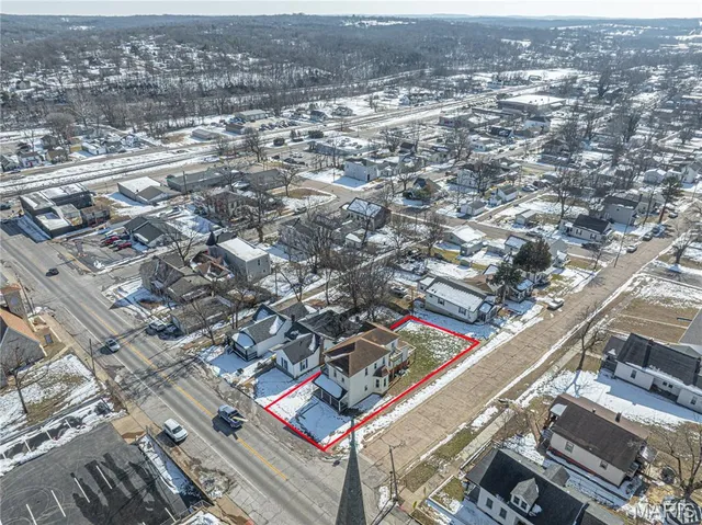 $195,000 | 221 West Miller Street, De Soto, MO 63020