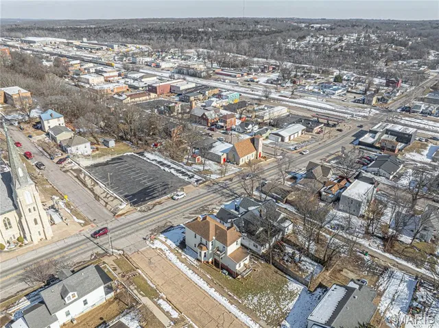 $195,000 | 221 West Miller Street, De Soto, MO 63020