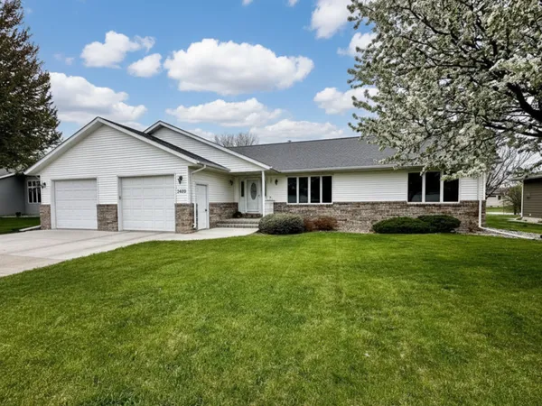 $341,750 | 1240 Patricia Court, Marshall, MN 56258
