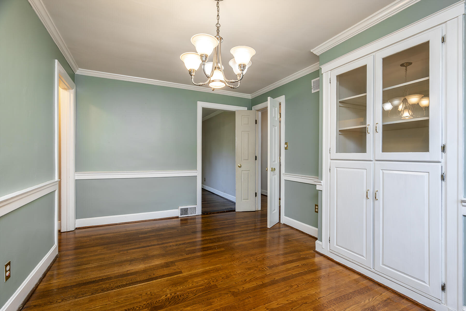 406 Chinoe Road Lexington, KY 40502 - Photo 13 of 36 406chinoe17