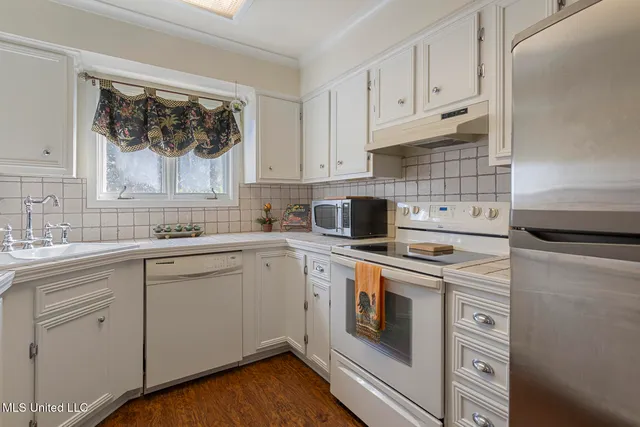 $124,900 | 21 Park Crest Place, Jackson, MS 39211