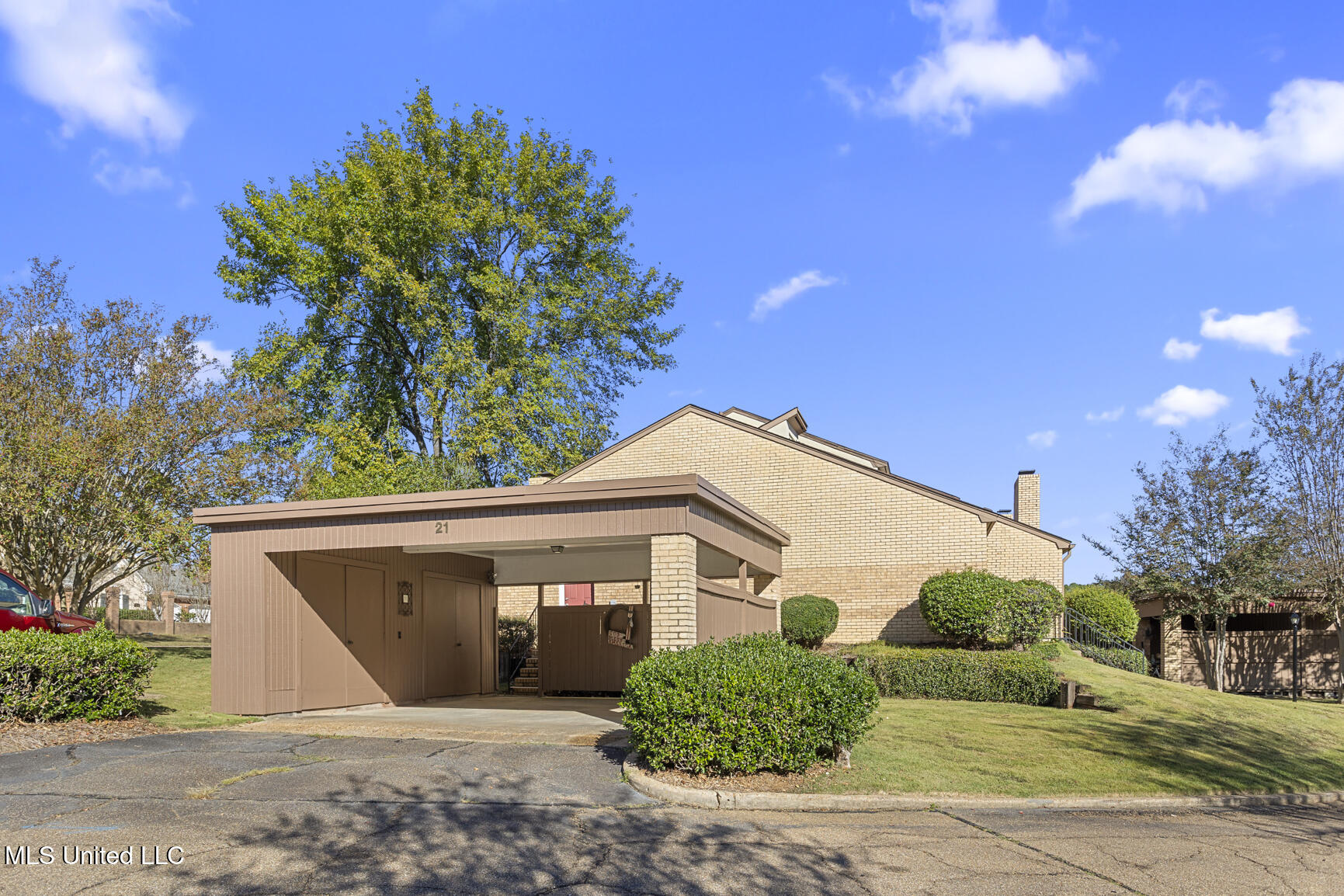 21 Park Crest Place Jackson, MS 39211 - Photo 3 of 25 21 park Crest-1