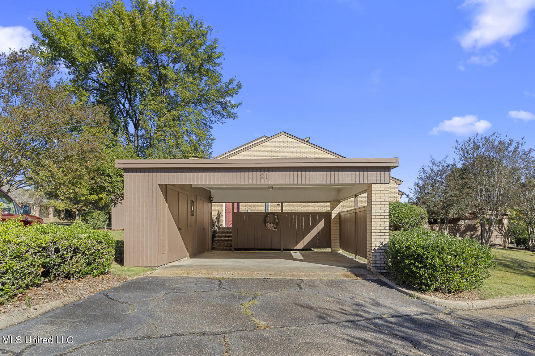 21 Park Crest Place Jackson, MS 39211 - Photo 4 of 25 21 park Crest-2