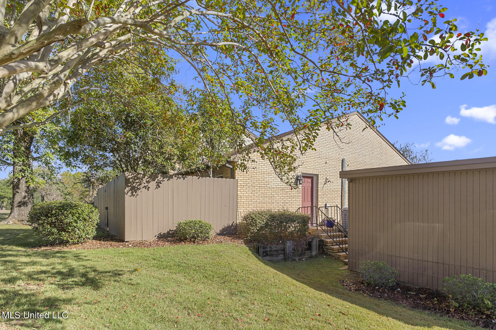 21 Park Crest Place Jackson, MS 39211 - Photo 5 of 25 21 park Crest-3
