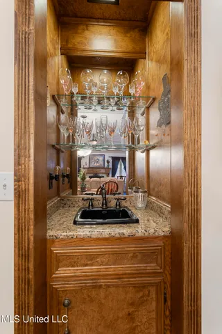 $124,900 | 21 Park Crest Place, Jackson, MS 39211