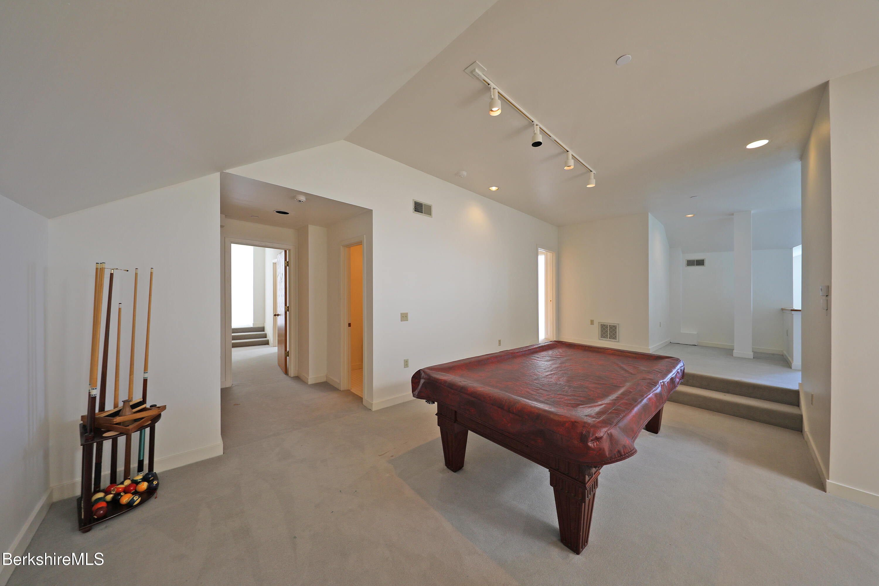 200 Old Stockbridge Road, Unit VA6 Lenox, MA 01240 - Photo 17 of 37 DINING/FLEX SPACE