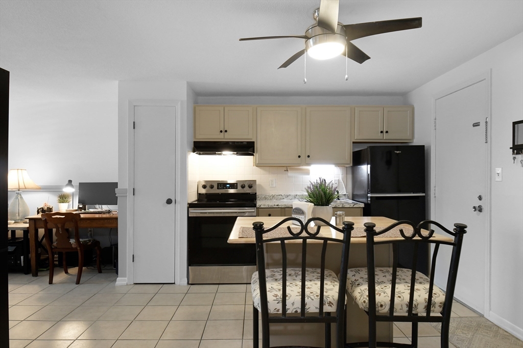 36 Ridgewood Lane, Unit 4 Gardner, MA 01440 - Photo 7 of 28