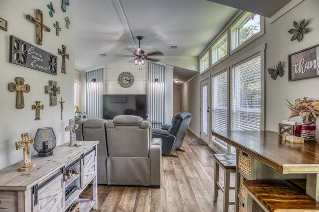 $345,000 | 102 Hilltop Court, Somerville, TX 77879