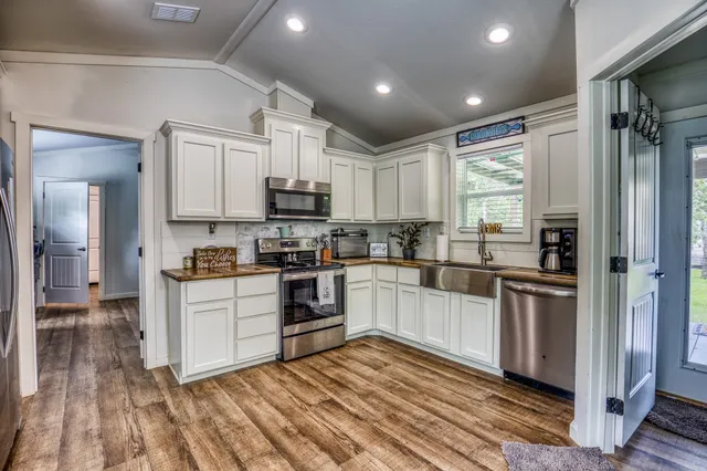 $345,000 | 102 Hilltop Court, Somerville, TX 77879