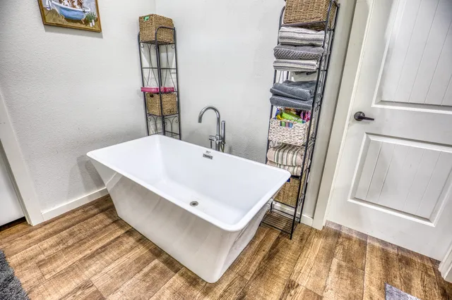 $345,000 | 102 Hilltop Court, Somerville, TX 77879