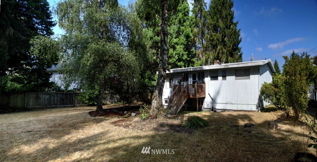 7520 Ridge Way Edmonds, WA 98026 - Photo 2 of 22 Gallery Image 2