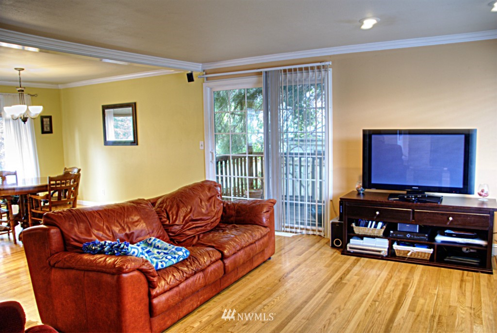 7520 Ridge Way Edmonds, WA 98026 - Photo 4 of 22 Gallery Image 4