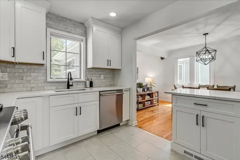 $799,000 | 48 Woodland Avenue, Verona, NJ 07044