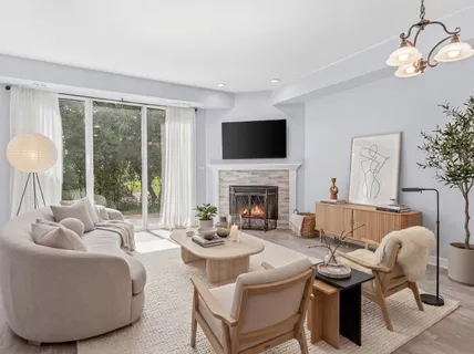 $320,000 | 1564 Darien Lakes Drive, Darien, IL 60561
