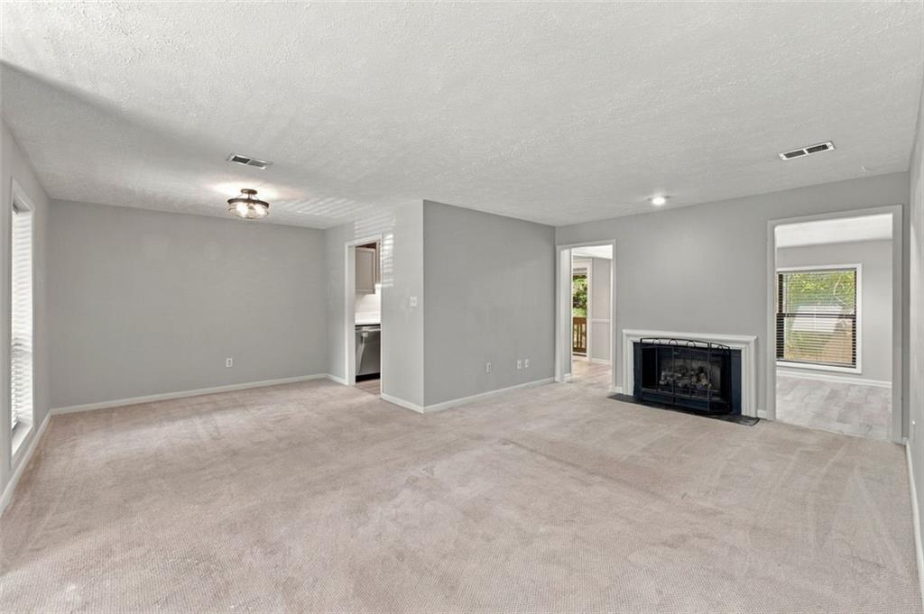 8740 Roswell Road, Unit 6D Sandy Springs, GA 30350 - Photo 5 of 35 Gallery Image 5
