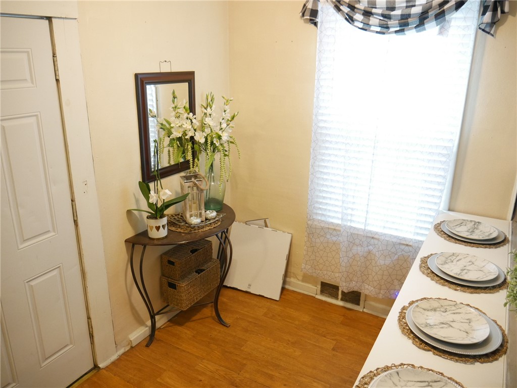 33 Sterling Street Rochester, NY 14606 - Photo 11 of 19