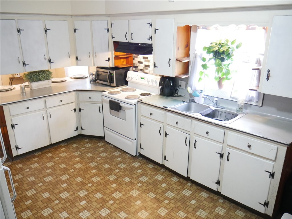 33 Sterling Street Rochester, NY 14606 - Photo 9 of 19