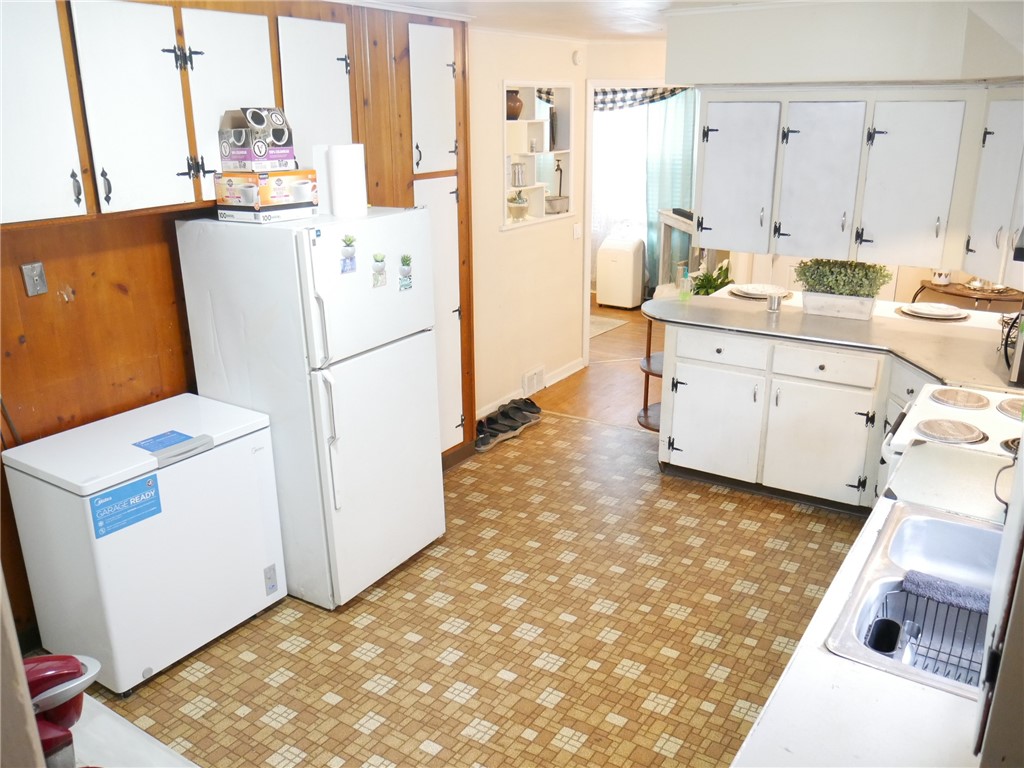 33 Sterling Street Rochester, NY 14606 - Photo 10 of 19