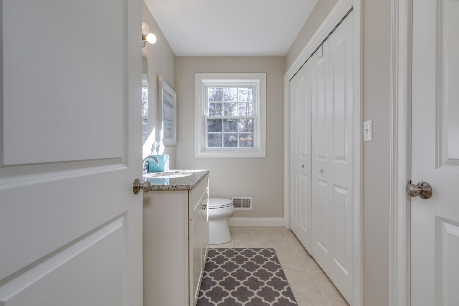 27 Alexander Road Londonderry, NH 03053 - Photo 21 of 48