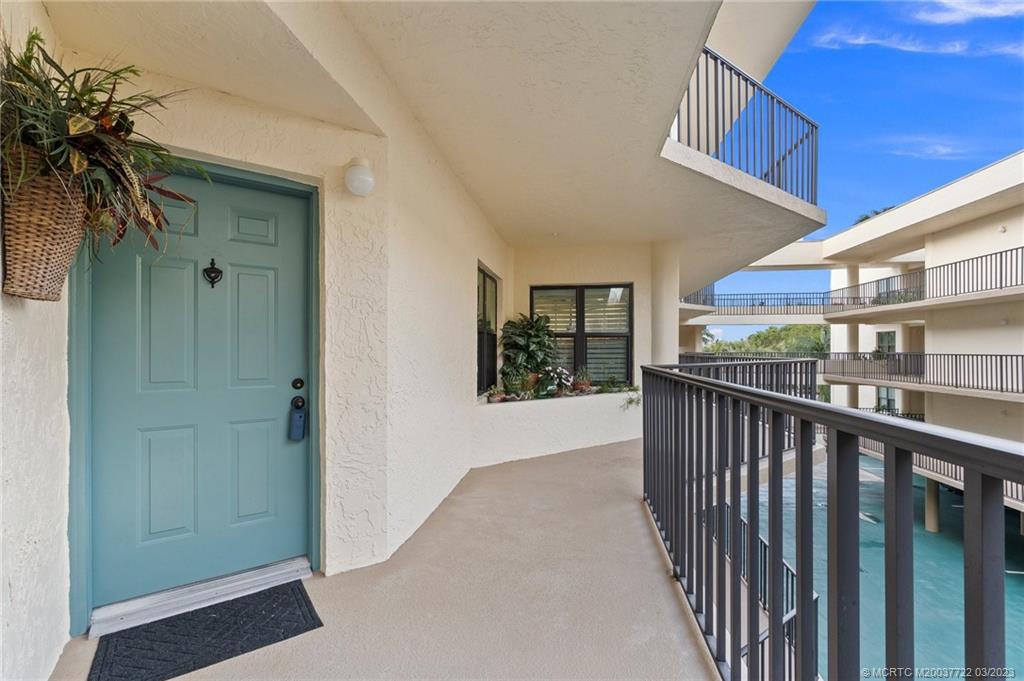 221 Northeast Plantation Road, Unit 307 Stuart, FL 34996 - Photo 5 of 44 Gallery Image 5