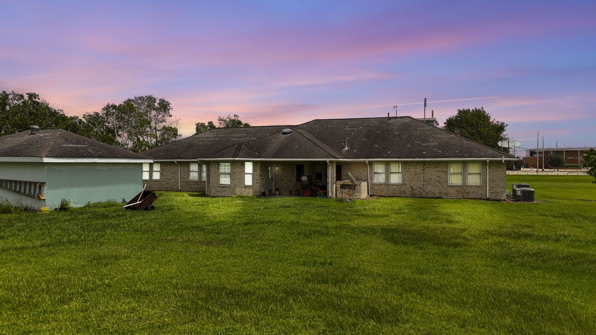 4338 Davenport Parkway Rosharon, TX 77583 - Photo 9 of 46