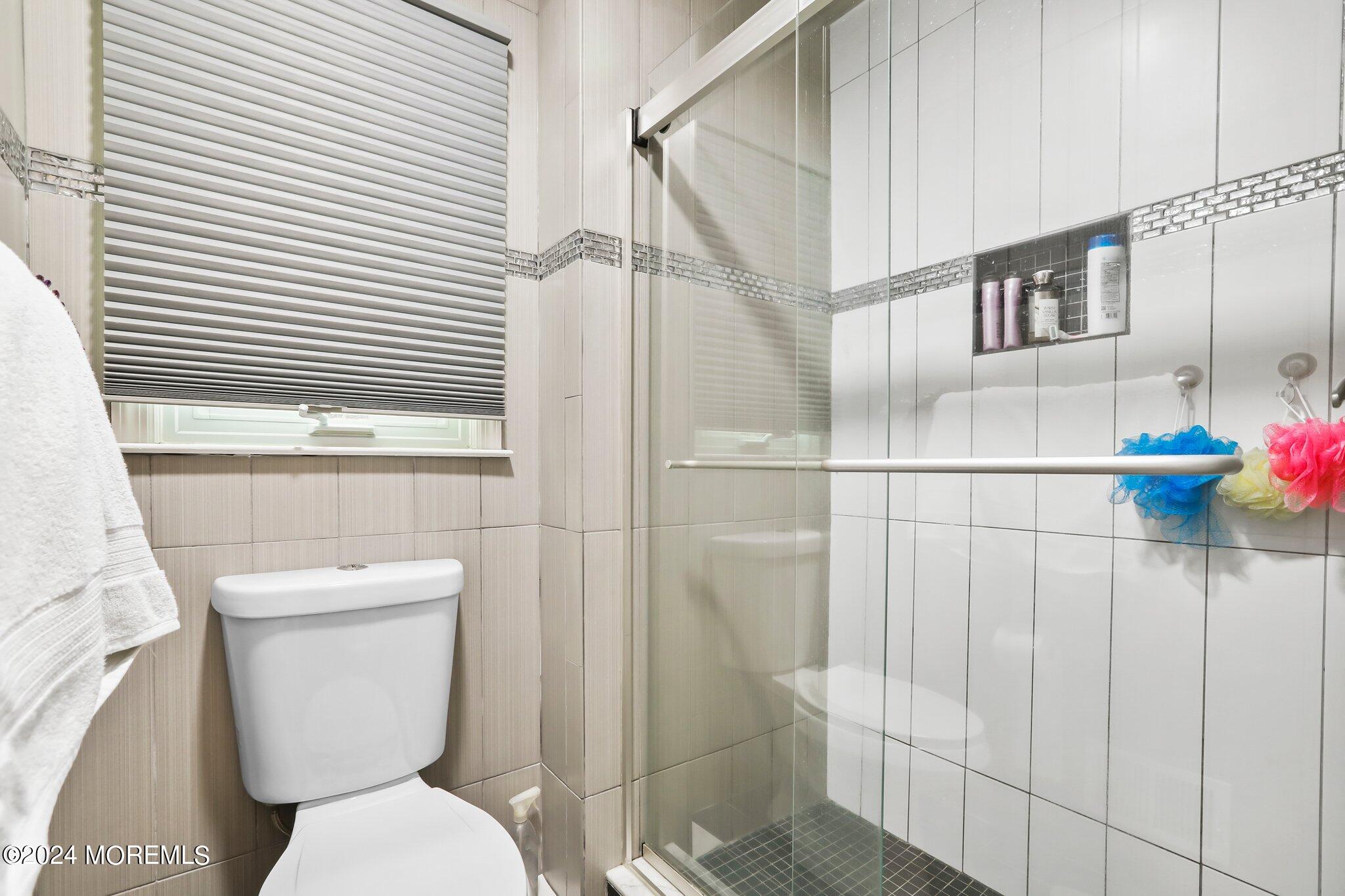 24 Apache Drive Manalapan, NJ 07726 - Photo 15 of 25 MASTER BATH