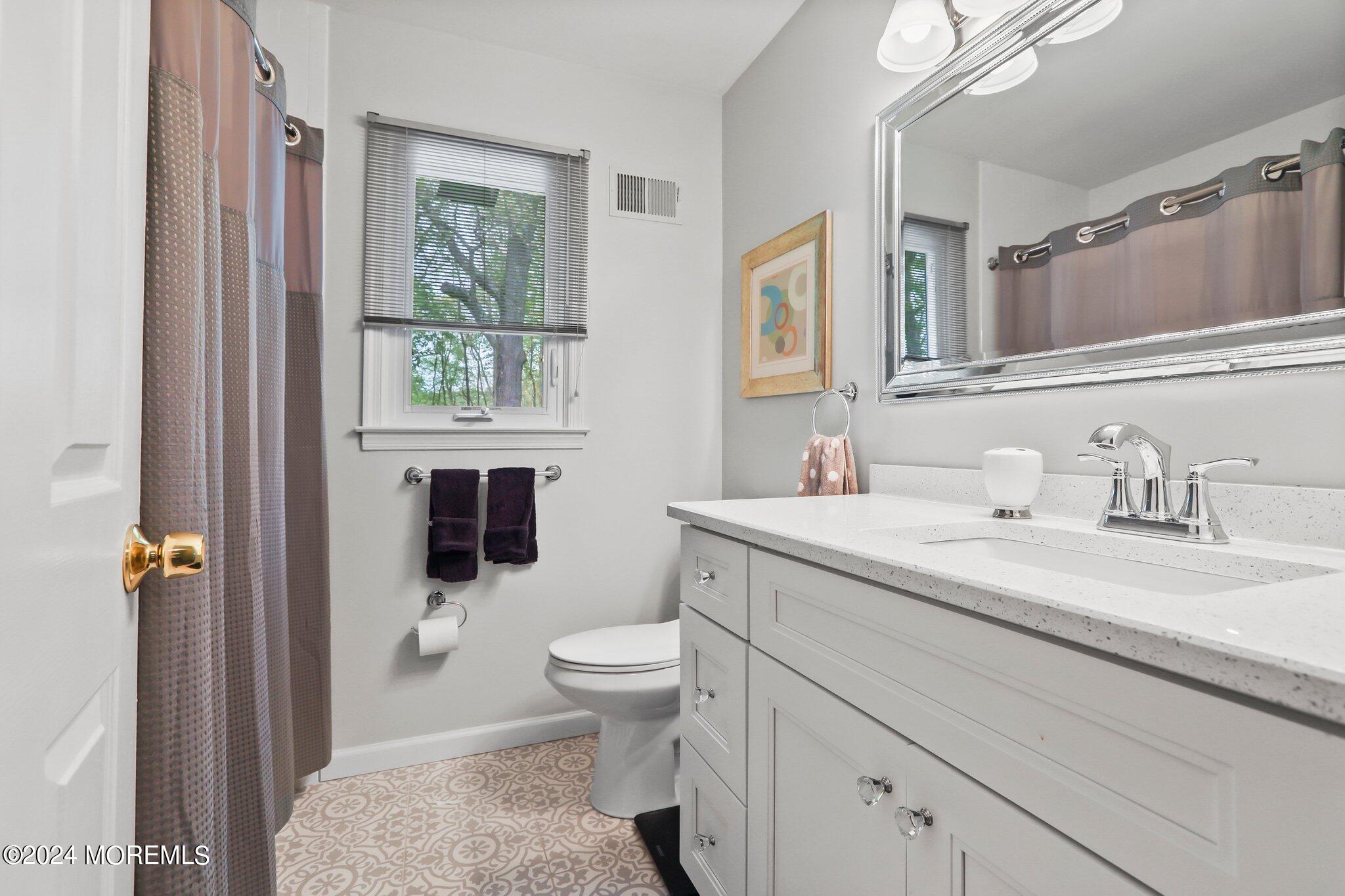 24 Apache Drive Manalapan, NJ 07726 - Photo 19 of 25 MAIN BATH