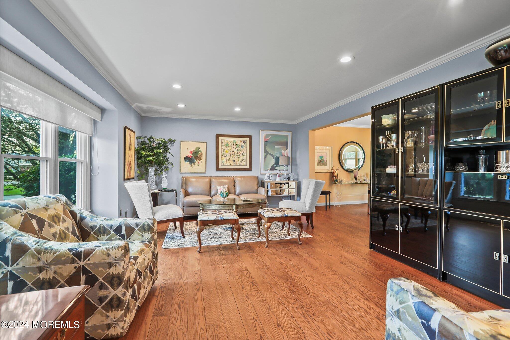 24 Apache Drive Manalapan, NJ 07726 - Photo 4 of 25 LIVING ROOM