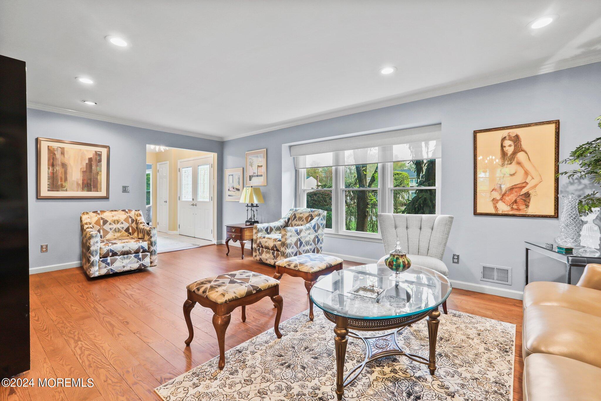 24 Apache Drive Manalapan, NJ 07726 - Photo 5 of 25 LIVING ROOM