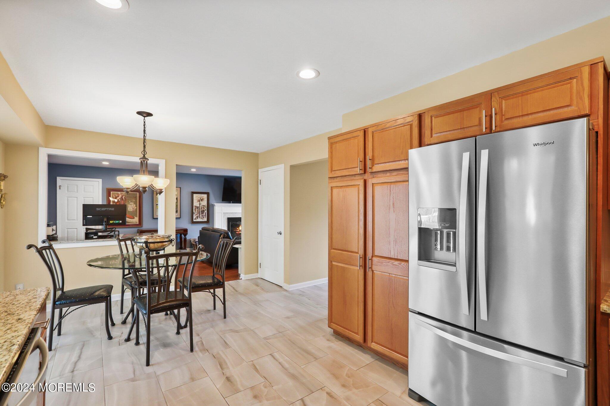 24 Apache Drive Manalapan, NJ 07726 - Photo 9 of 25 KITCHEN