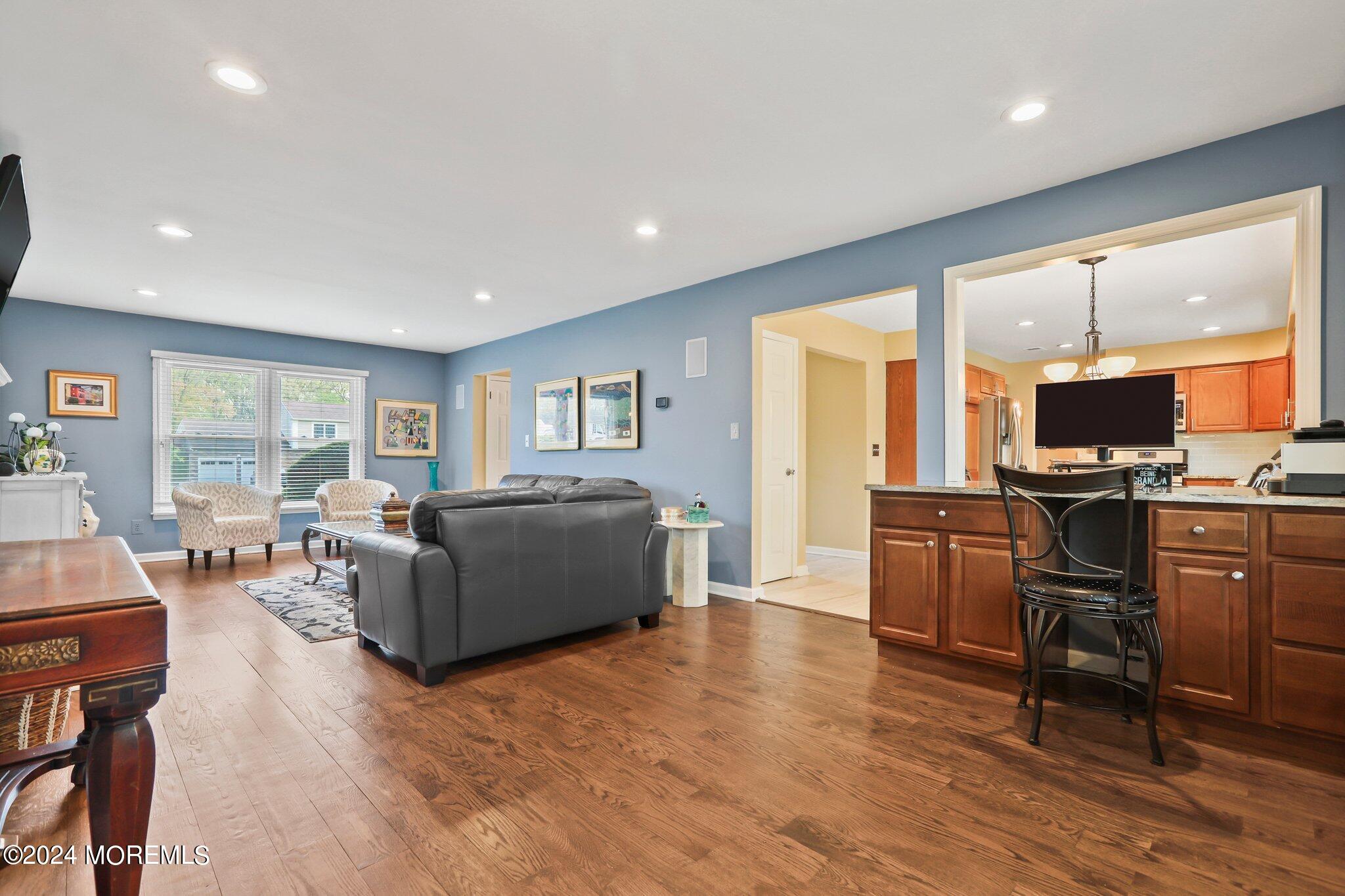 24 Apache Drive Manalapan, NJ 07726 - Photo 10 of 25 FAMILY ROOM