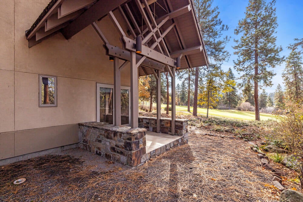 11944 Kestrel Road Klamath Falls, OR 97601 - Photo 99 of 121 Patio from Primary Suite
