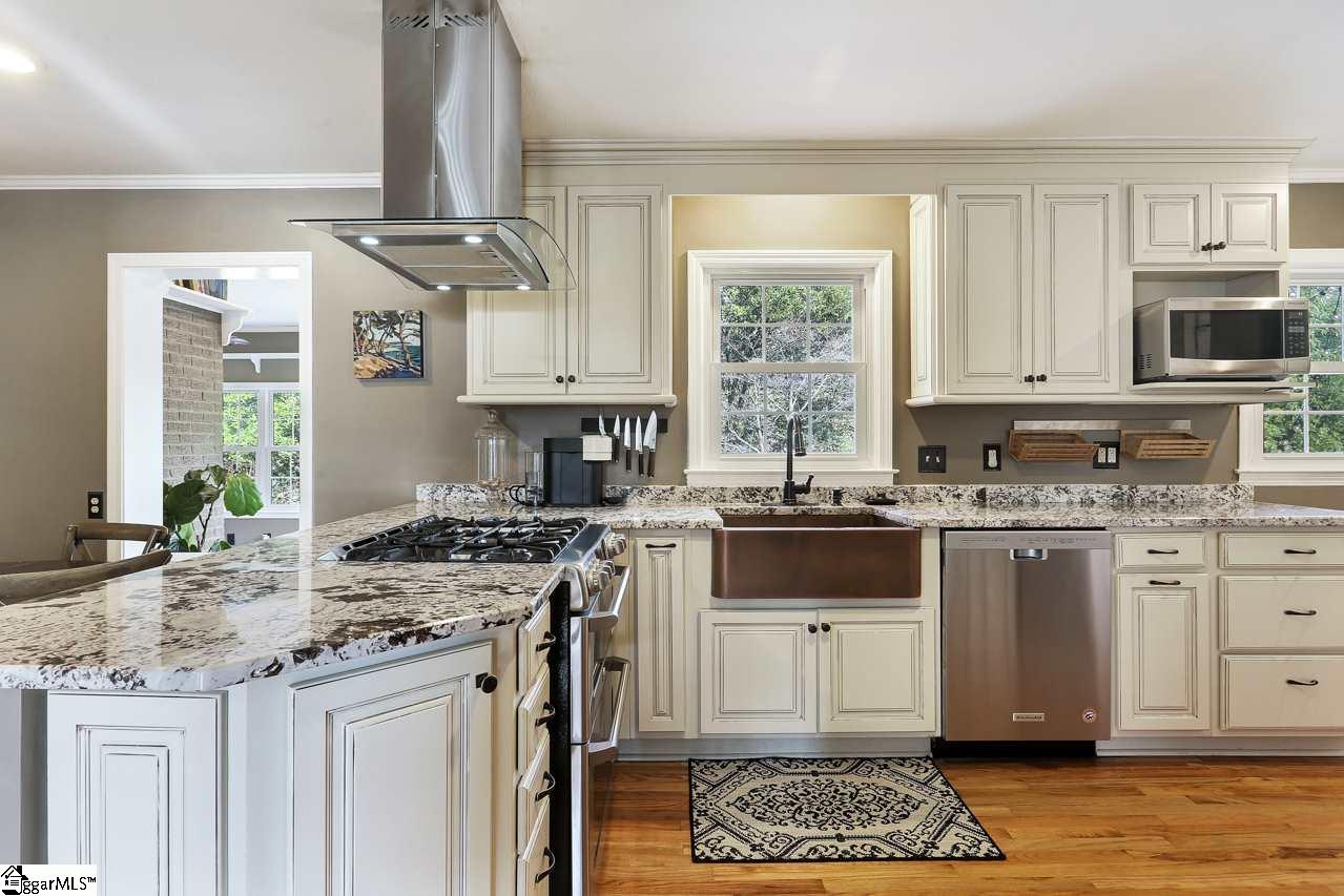24 Spring Forest Road Greenville, SC 29615 - Photo 9 of 33 Gallery Image 9