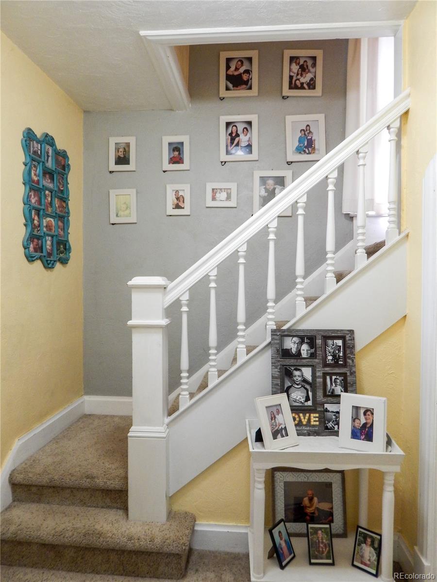 910 South Main Street Lamar, CO 81052 - Photo 4 of 37 a view of entryway and workspace
