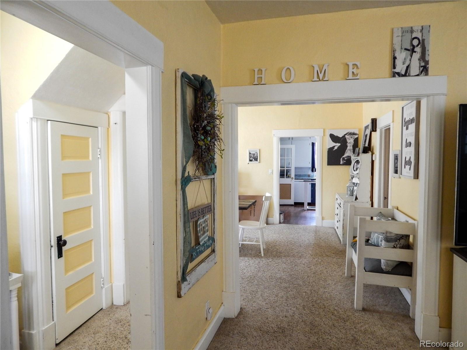 910 South Main Street Lamar, CO 81052 - Photo 5 of 37 a view of a living room
